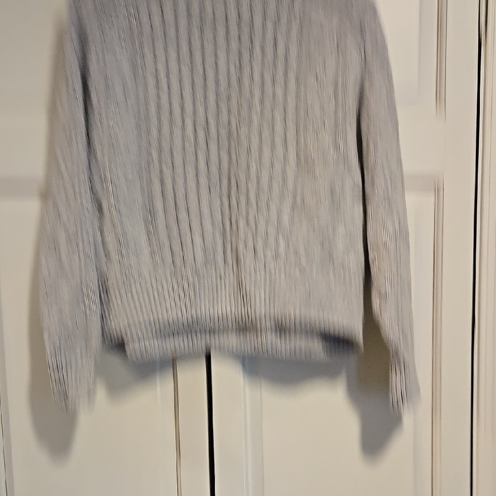 Universal Thread Speckled Light Gray Cable Crewne… - image 3